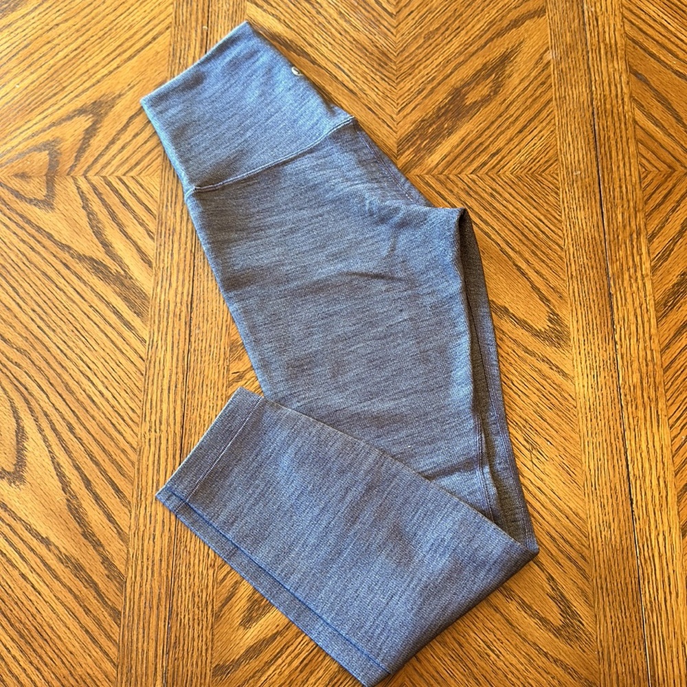 Lululemon size 6 align HR 25” heathered grey